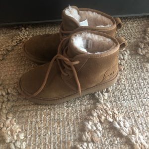 Kids Unisex Uggs size 3